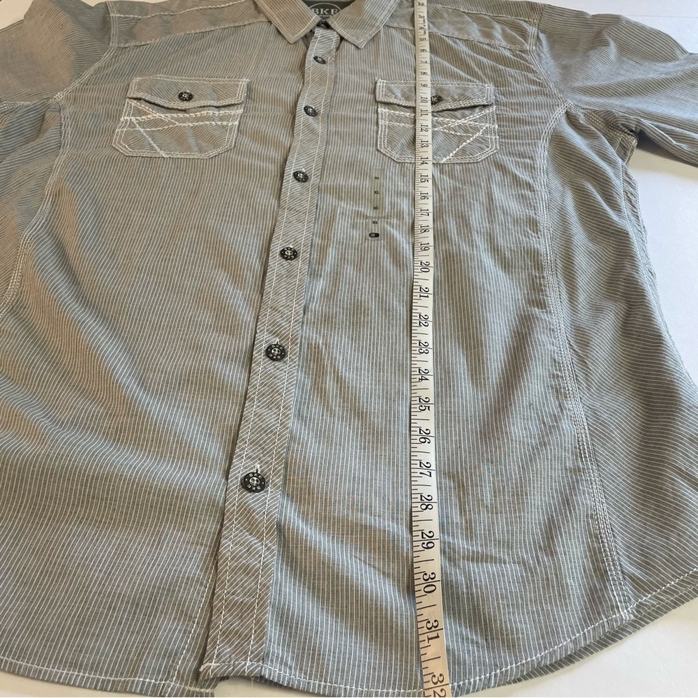 BKE Men's Athletic Fit Long Sleeve Button Up Gray/White Striped Shirt - Picture 10 of 11